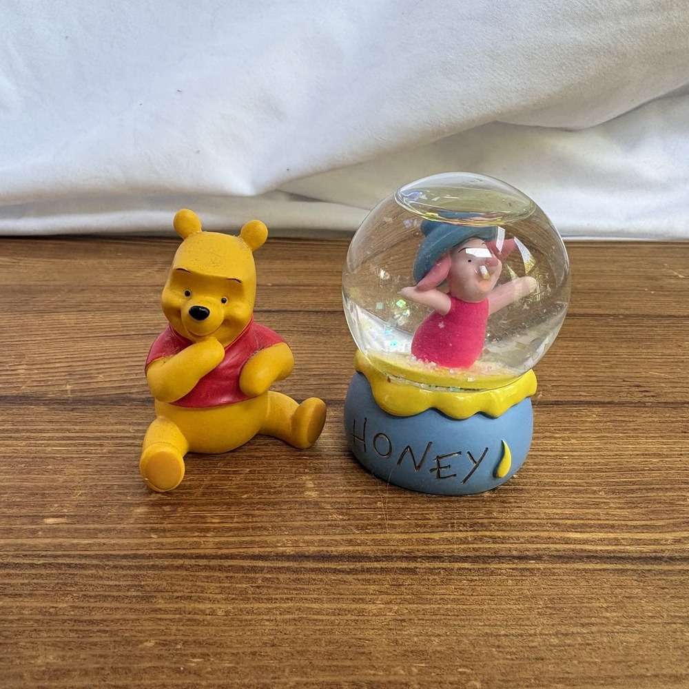 Disney Winnie the Pooh & Piglet Mini Figure Snow Globe Lot Collectible Decor Toy